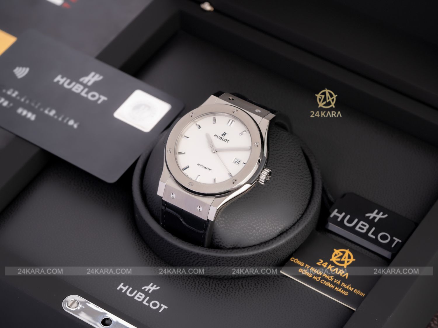 Đồng hồ Hublot Classic Fusion Titanium Opalin 542.NX.2611.LR