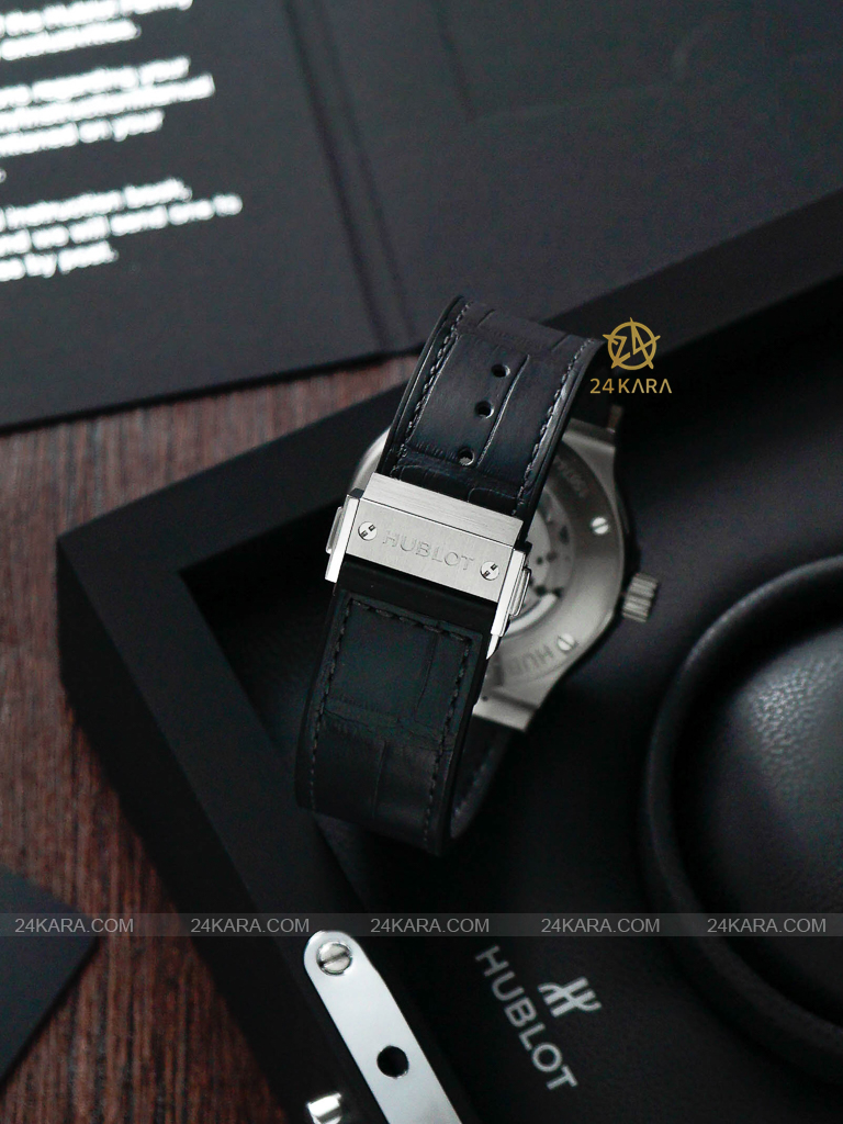 Đồng hồ Hublot Classic Fusion Titanium Opalin 542.NX.2611.LR