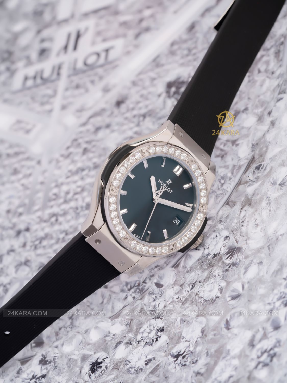 Đồng hồ Hublot Classic Fusion Titanium Diamonds 581.NX.1171.RX.1104