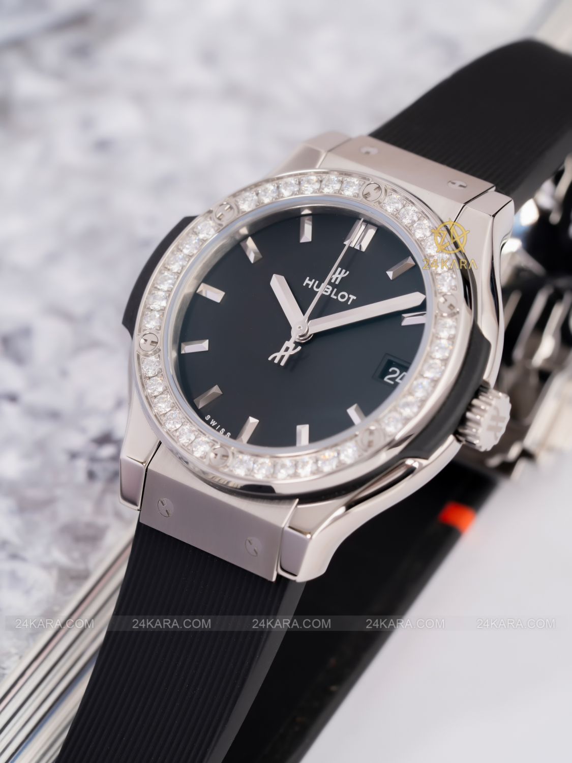 Đồng hồ Hublot Classic Fusion Titanium Diamonds 581.NX.1171.RX.1104