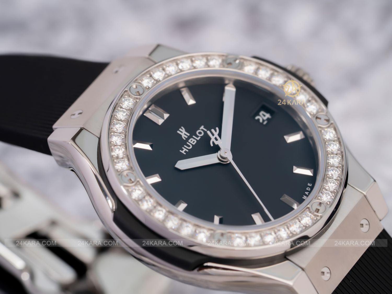 Đồng hồ Hublot Classic Fusion Titanium Diamonds 581.NX.1171.RX.1104