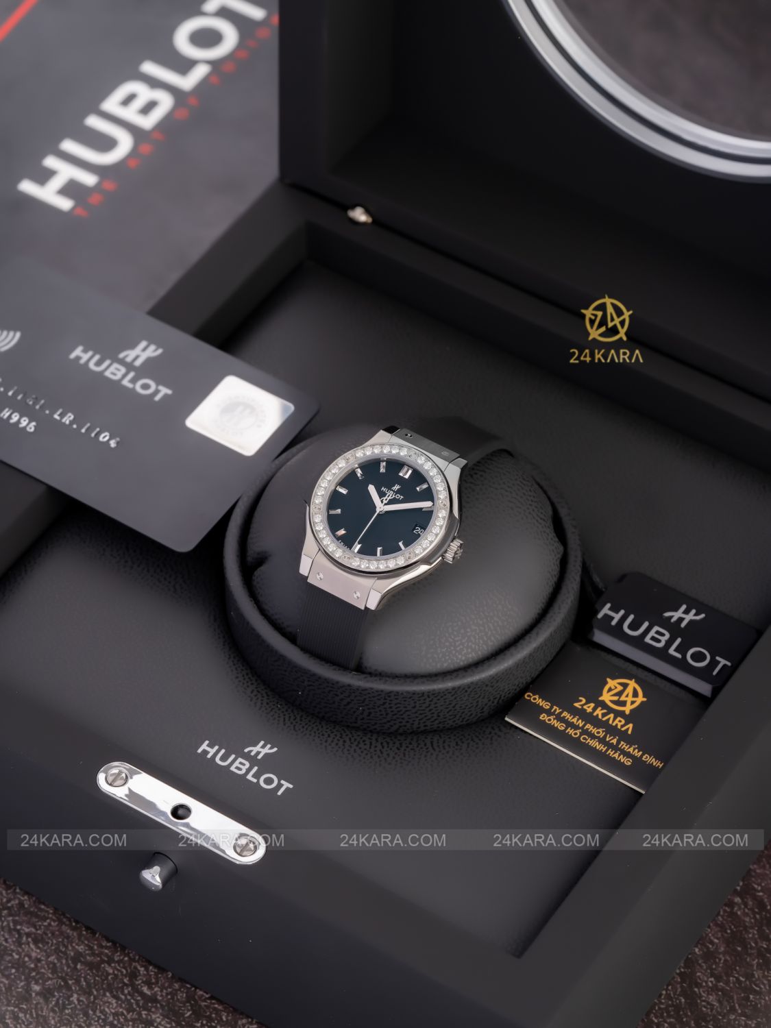 Đồng hồ Hublot Classic Fusion Titanium Diamonds 581.NX.1171.RX.1104