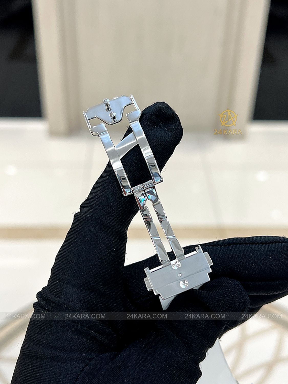 Đồng hồ Hublot Classic Fusion Orlinski Titanium White Pav&eacute; 550.NS.2200.RW.1604.ORL20 - Lướt