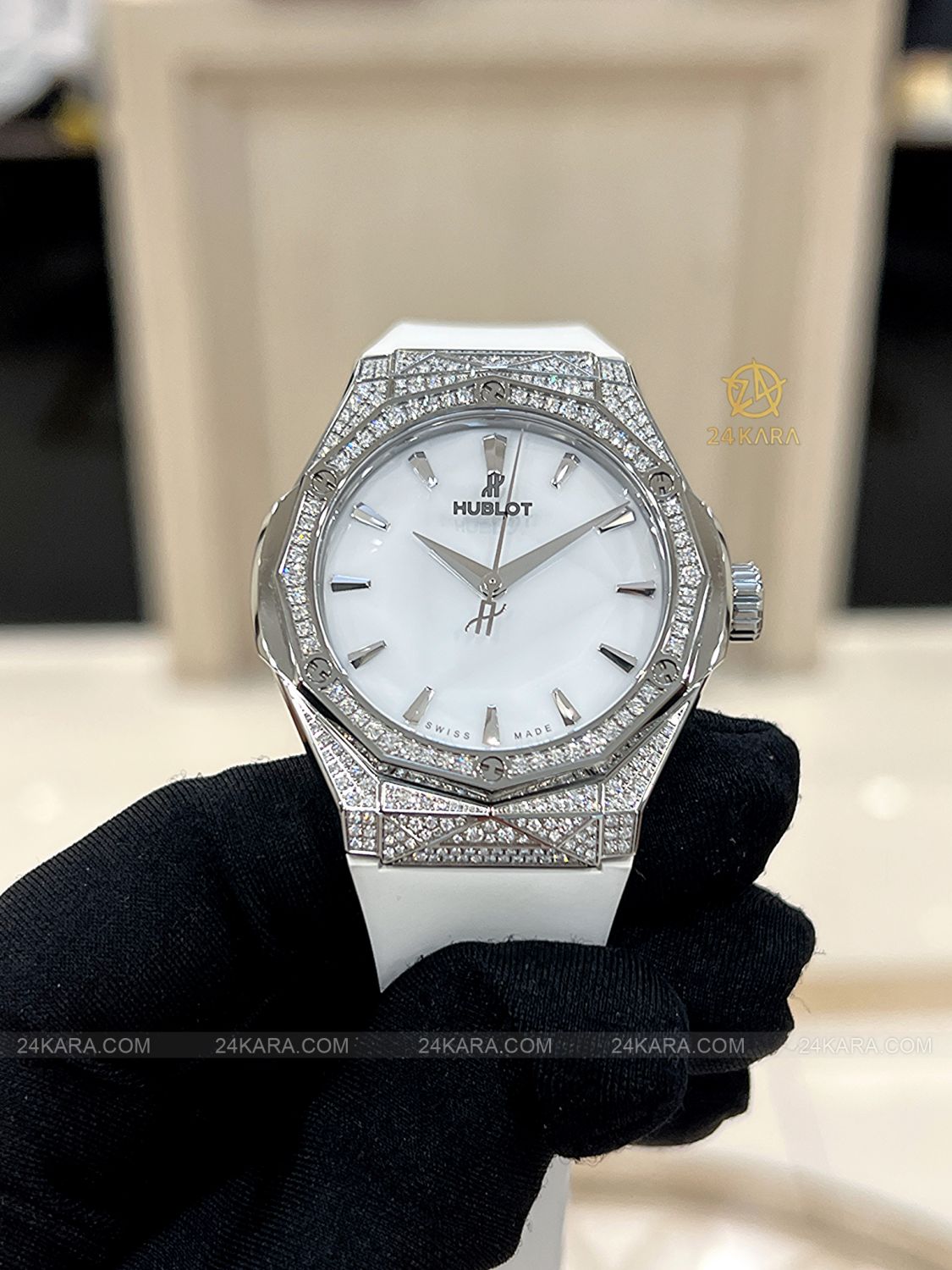 Đồng hồ Hublot Classic Fusion Orlinski Titanium White Pav&eacute; 550.NS.2200.RW.1604.ORL20 - Lướt