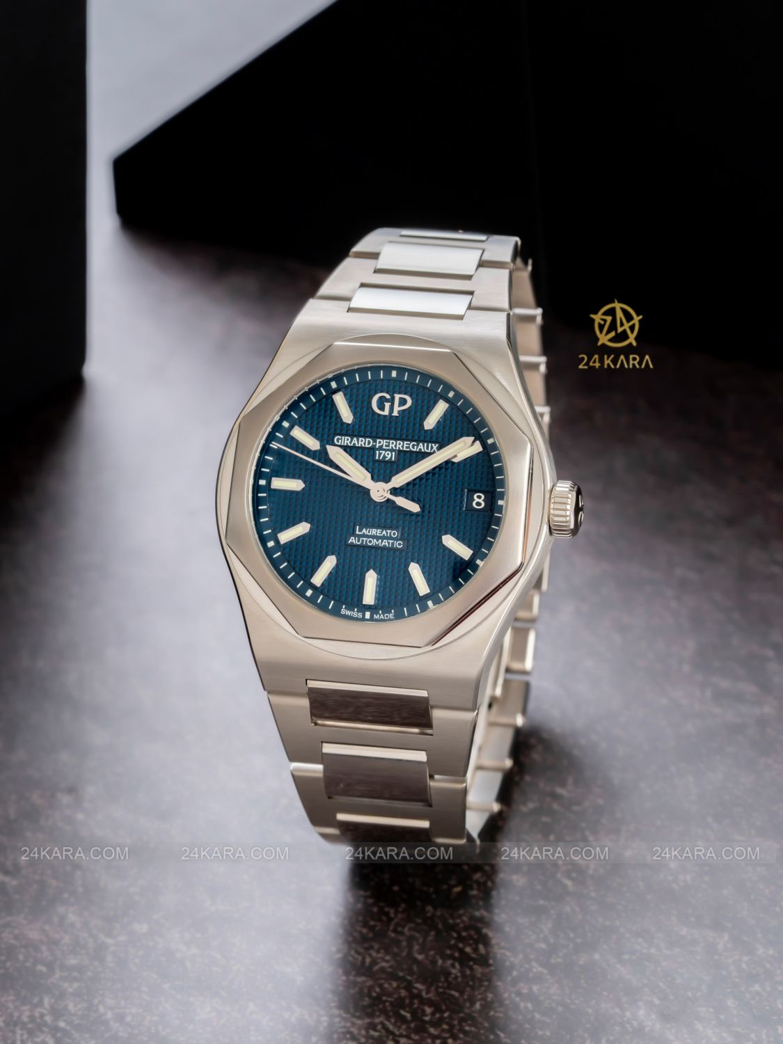 Đồng hồ Girard Perregaux Laureato Blue 81010-11-431-11A