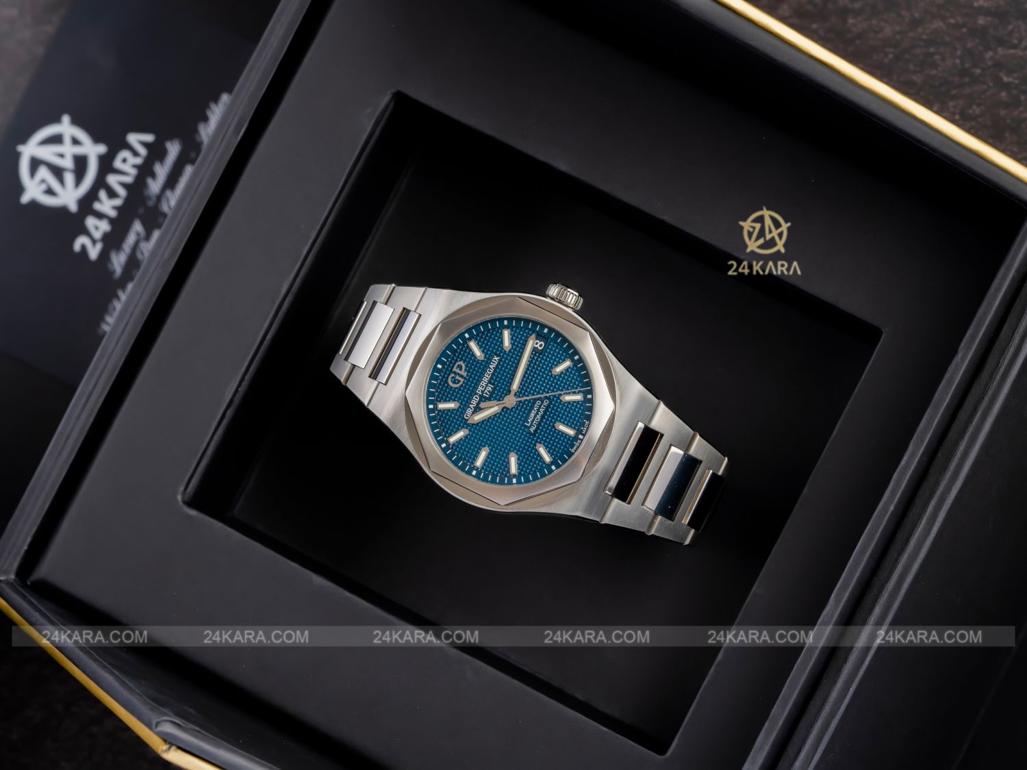 Đồng hồ Girard Perregaux Laureato Blue 81010-11-431-11A