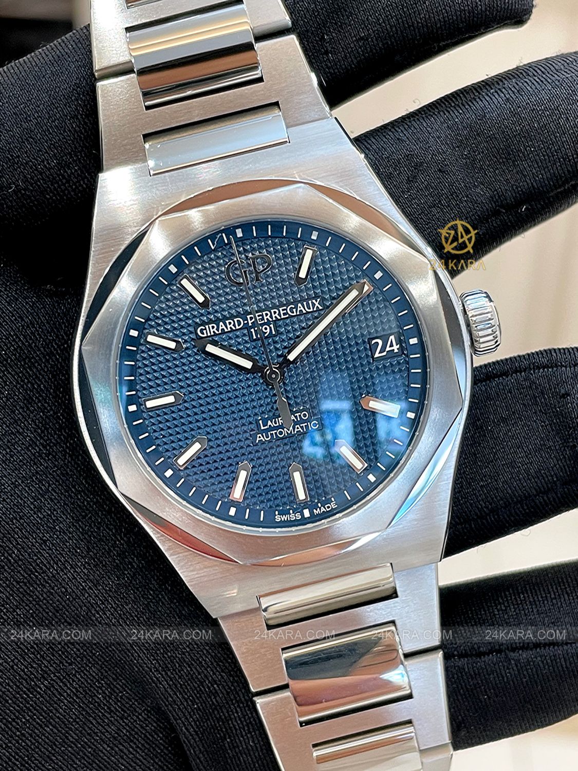 Đồng hồ Girard Perregaux Laureato Blue 81010-11-431-11A
