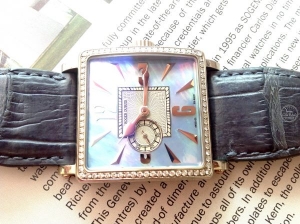 Đồng hồ Roger dubuis Golden Square 18K white gold – Nature diamond mặt ốc vàng trắng 18K (lướt)