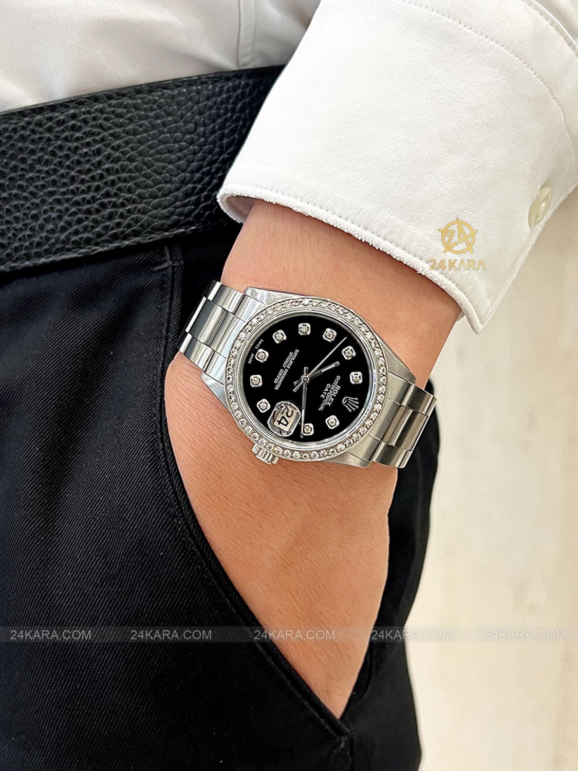 Đồng hồ Rolex Oyster Perpetual 1500 Date Black kim cương và niềng kim cương - Lướt