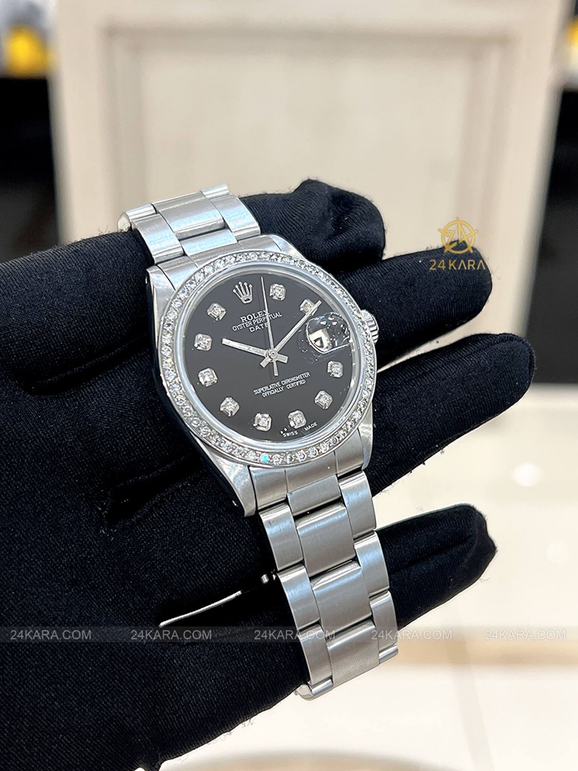 Đồng hồ Rolex Oyster Perpetual 1500 Date Black kim cương và niềng kim cương - Lướt