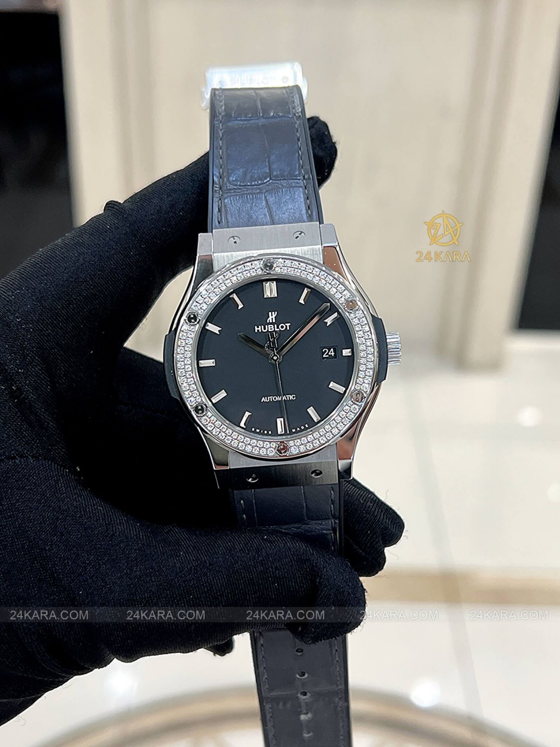 Đồng Hồ Hublot Classic Fusion 542.NX.1171.LR.1104 Kim Cương - Lướt