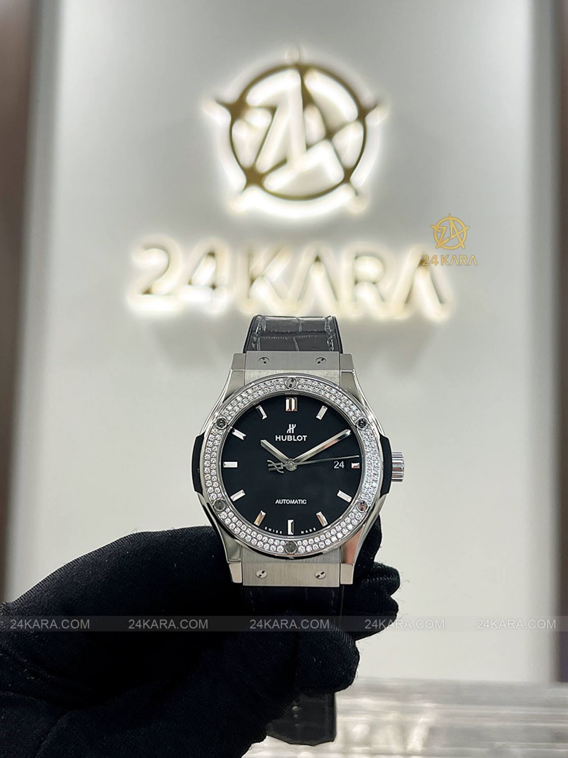Đồng Hồ Hublot Classic Fusion 542.NX.1171.LR.1104 Kim Cương - Lướt