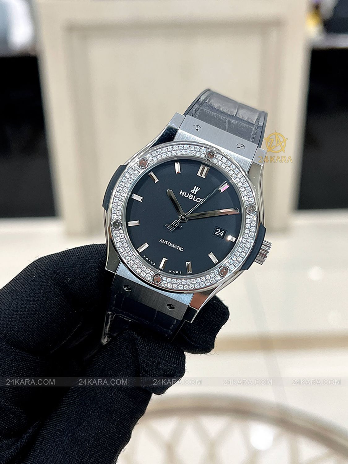 Đồng Hồ Hublot Classic Fusion 542.NX.1171.LR.1104 Kim Cương - Lướt