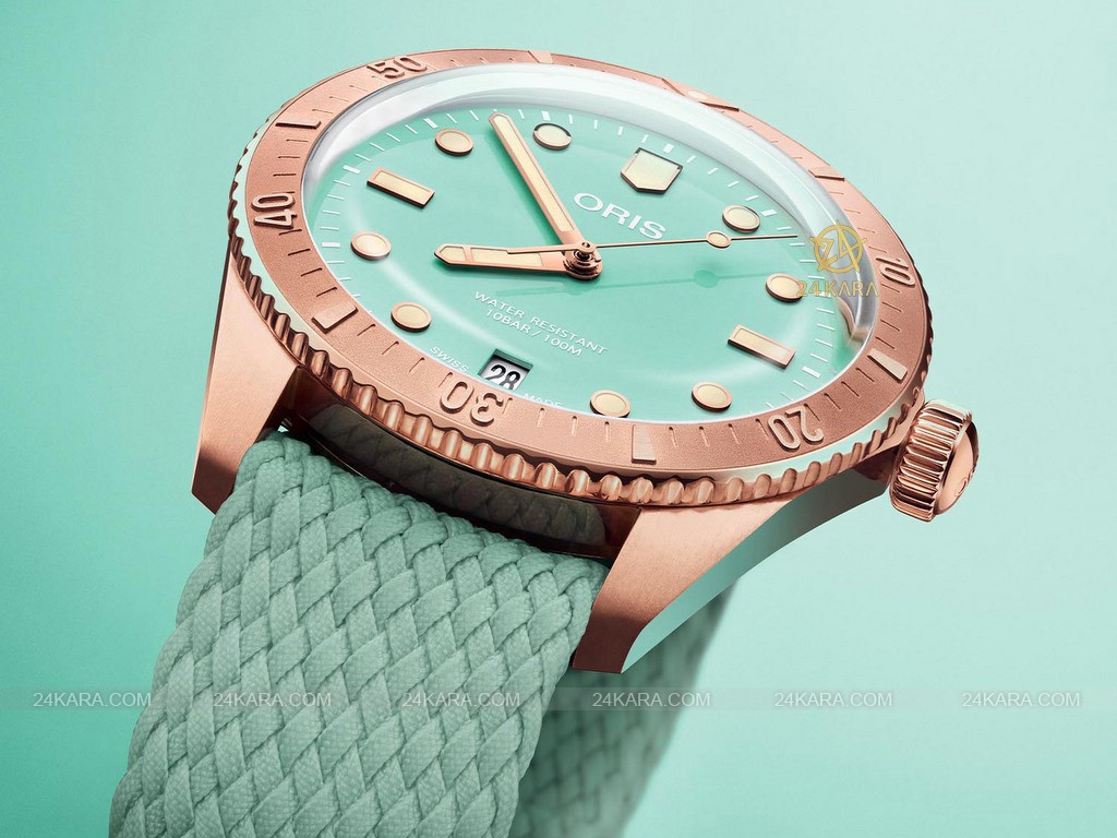2022-oris-divers-sixty-five-cotton-candy-on-perlon-straps-8