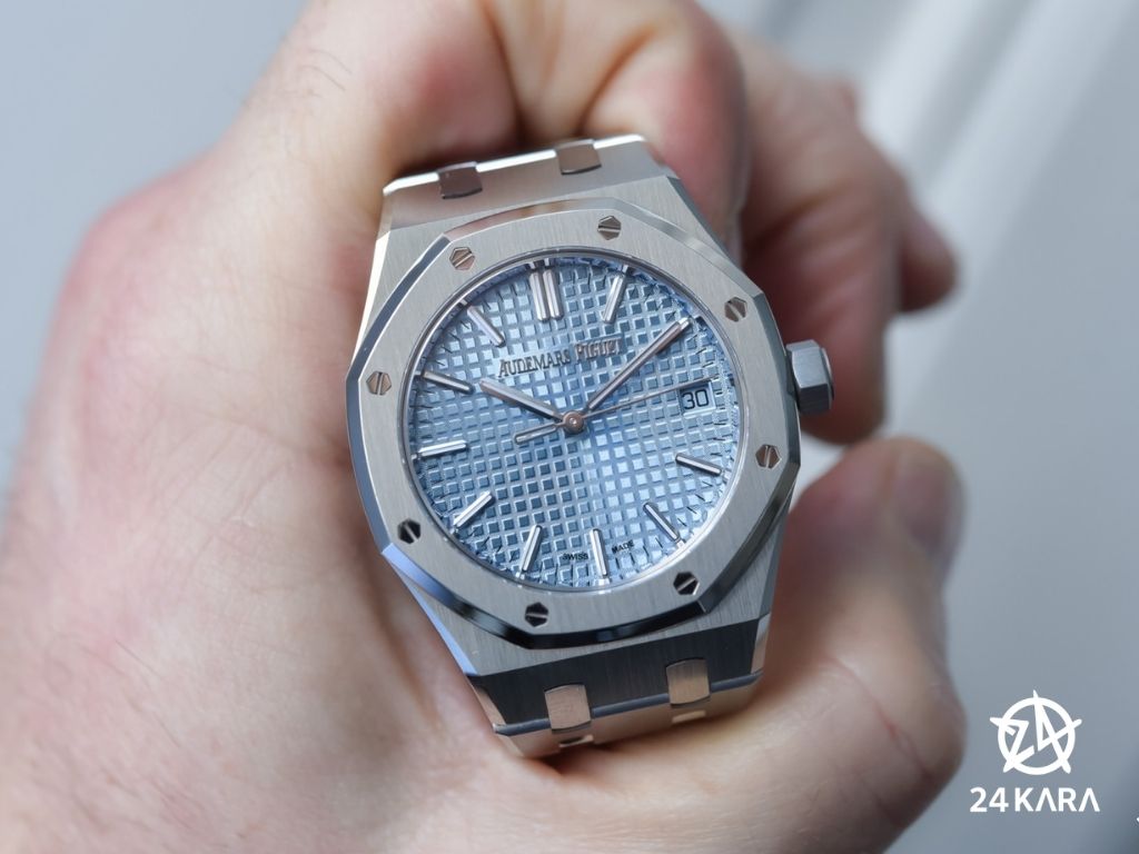 Giới thiệu bộ đôi đồng hồ Audemars Piguet Royal Oak Selfwinding 37mm mặt số xanh dương mới
