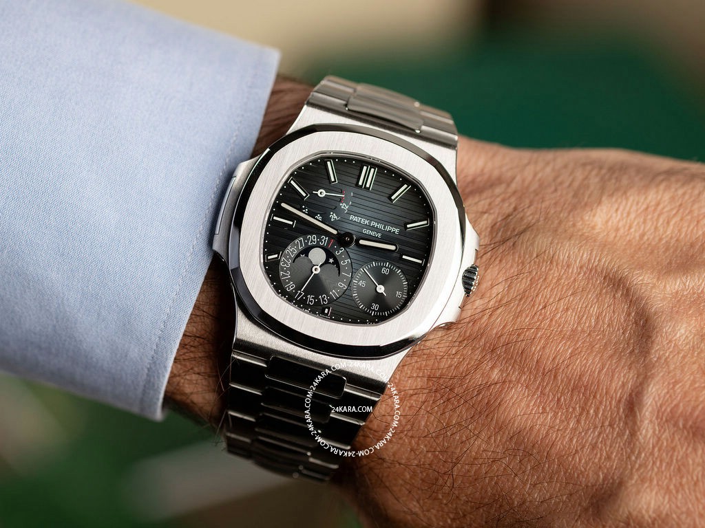 Review đồng hồ Patek Philippe Nautilus 5712/1A siêu hot: mạnh mẽ, thanh lịch và hoàn mỹ